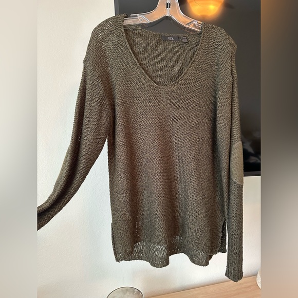 Women’s Olive Green Knit Sweater w/ Elbow Patches - Picture 1 of 5